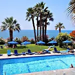 Hotel apartamentowy Rododafni Klorakas