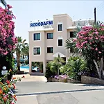 Hotel apartamentowy Rododafni Klorakas
