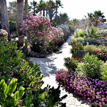 Lejlighedshotel Rododafni Beach Klorakas