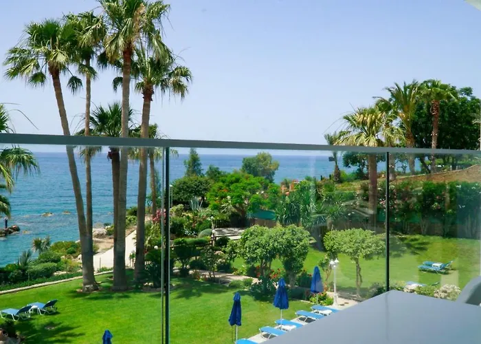 Lejlighedshotel Rododafni Beach