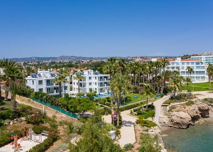 Lejlighedshotel Rododafni Beach 4*