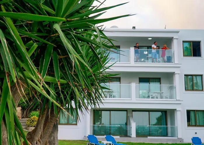 Rododafni Beach Lejlighedshotel