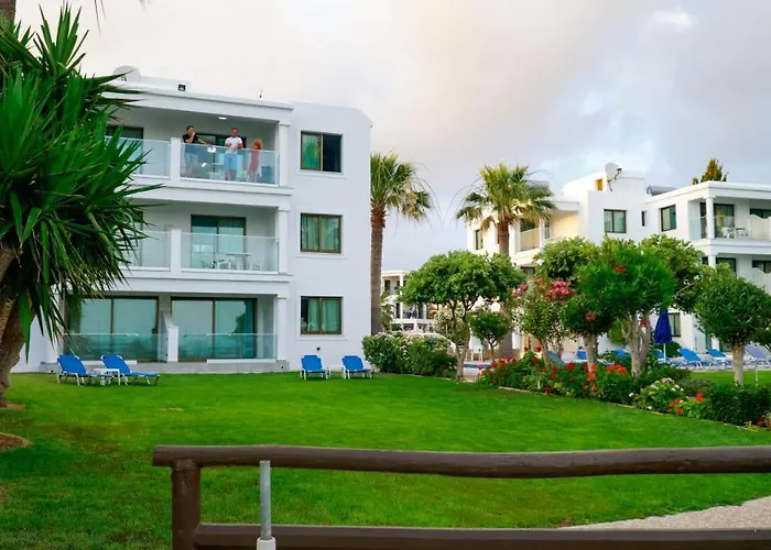 Lejlighedshotel Rododafni Beach Klorakas