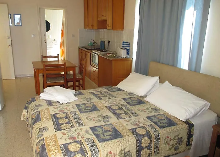 Rododafni Beach Lejlighedshotel 4*