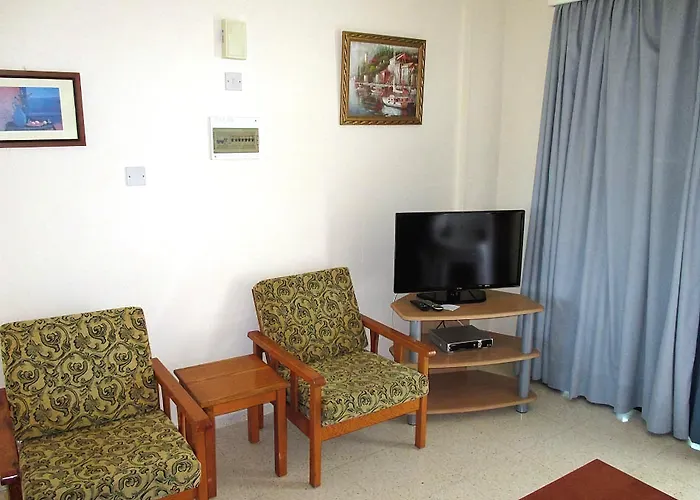 Rododafni Beach Lejlighedshotel 4*