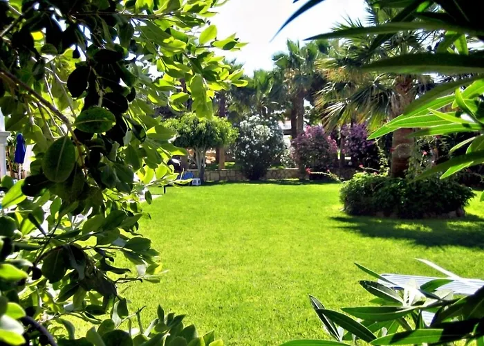 Lejlighedshotel Rododafni Beach