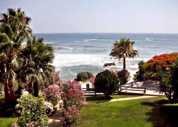 Lejlighedshotel Rododafni Beach