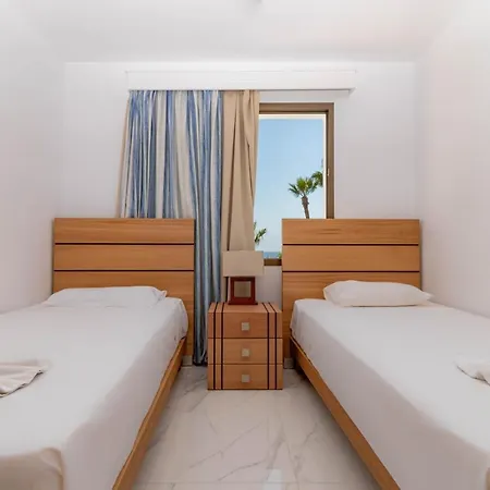 Rododafni Aparthotel Klorakas
