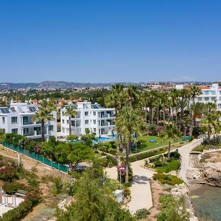 شقة فندقية رودودافني بيتش أبارتمنتس 4*