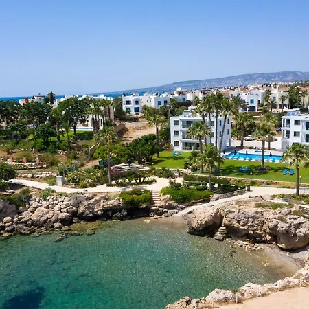 Rododafni Aparthotel 4*