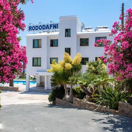 Aparthotel Rododafni 3*