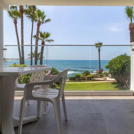 Aparthotel Rododafni Klorakas