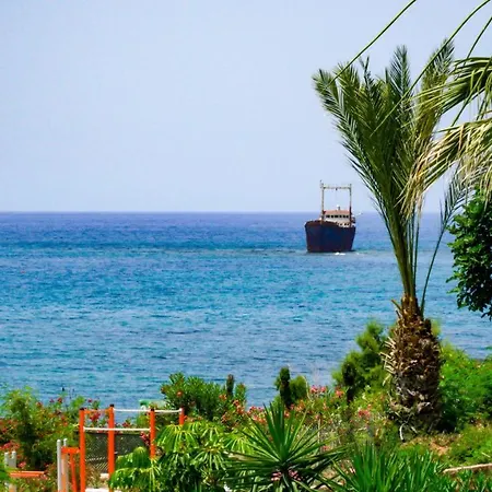 Rododafni Aparthotel 4*