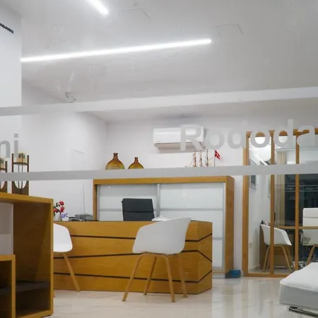 Aparthotel Rododafni 4*