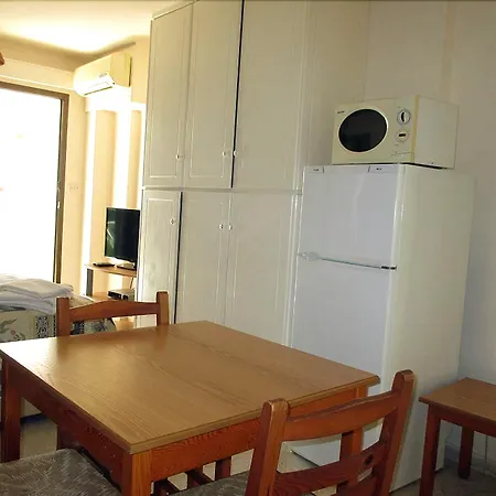 رودودافني بيتش أبارتمنتس 4*