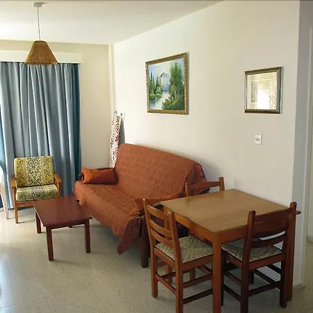 Aparthotel Rododafni 4*