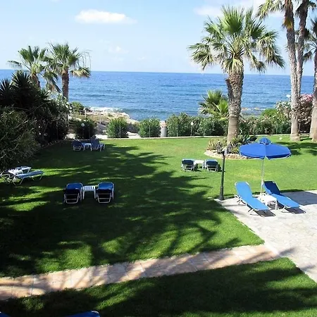 Rododafni Aparthotel 4*