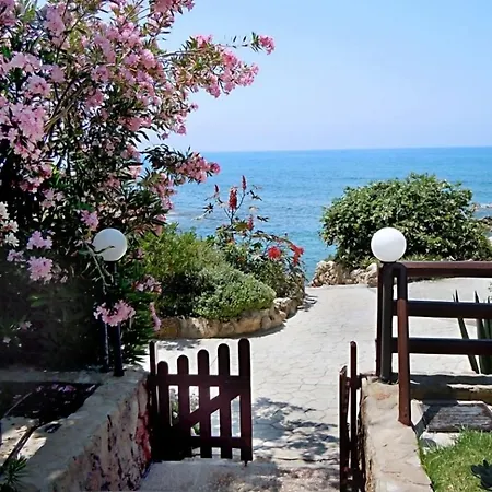 Aparthotel Rododafni