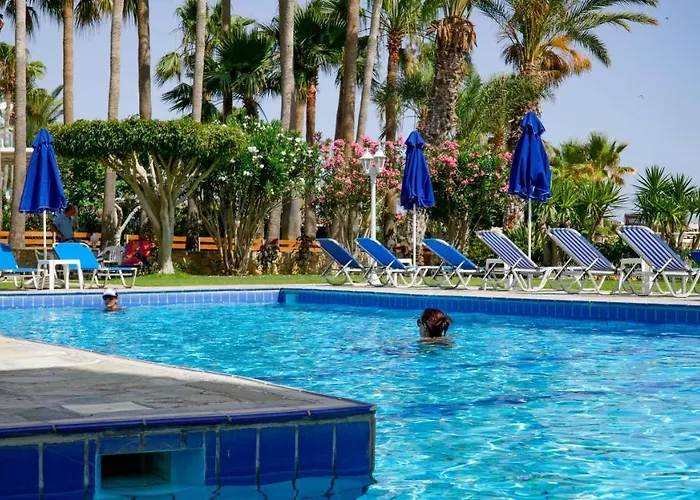 Rododafni Apartahotel Klorakas