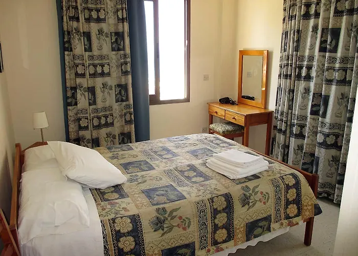 Apartahotel Rododafni Klorakas