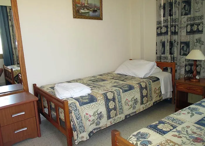 Apartahotel Rododafni Klorakas