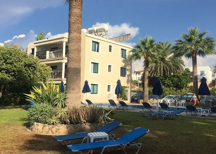 Rododafni Apartahotel Klorakas