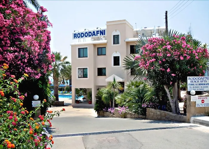 Apartahotel Rododafni Klorakas